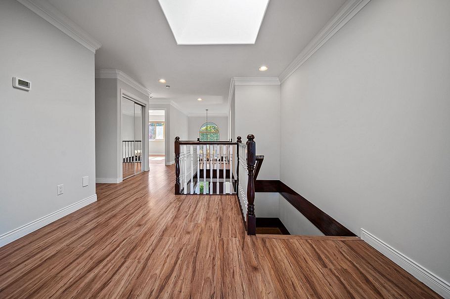 336 W 19th Street North Vancouver, BC - 18