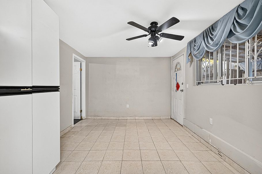 1429 E 11 Avenue Vancouver, BC - 30