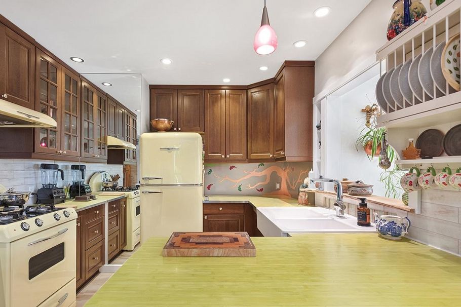 535 E Keith Road North Vancouver, BC - 6