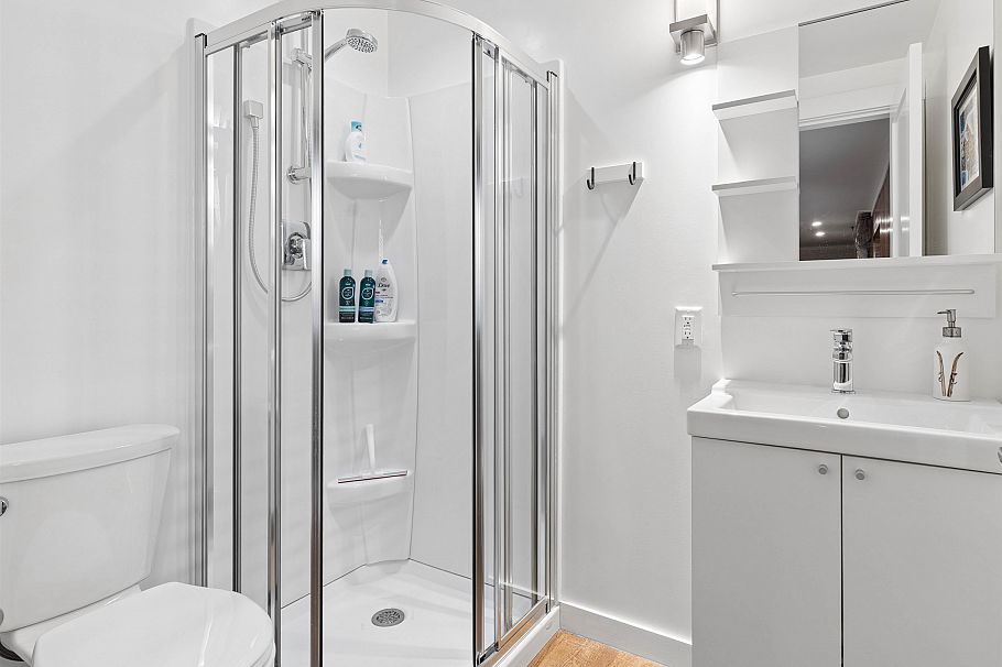 2925 W 24th Avenue Vancouver, BC - 24