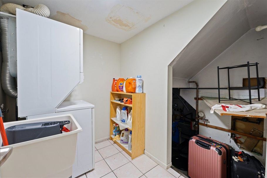 1375 E 18th Avenue Vancouver, BC - 16