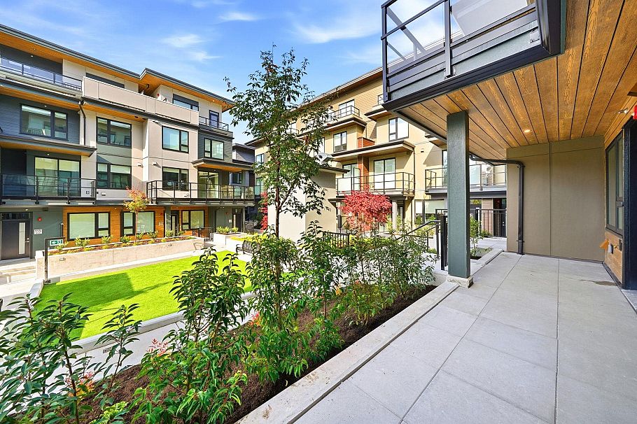 111 950 Lytton Street North Vancouver, BC - 5