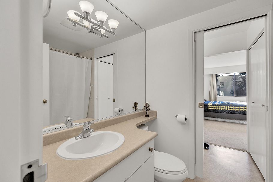 205 1610 Chesterfield Avenue North Vancouver, BC - 24