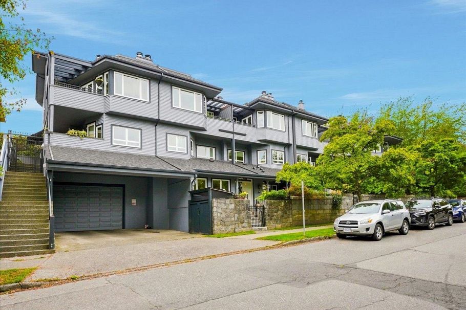 16 1620 Balsam Street Vancouver, BC - 1