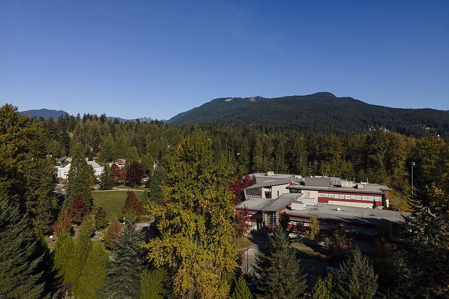 741 E 18th Street North Vancouver, BC - 12