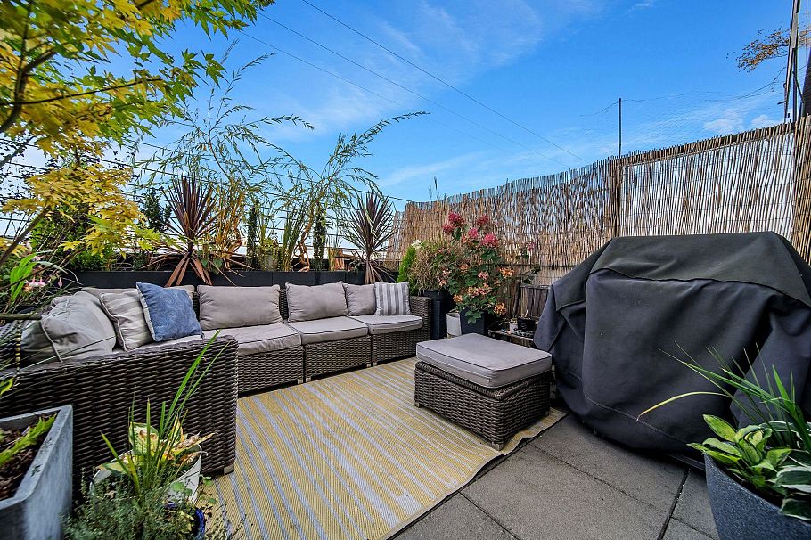 312 1647 E Pender Street Vancouver, BC - 12