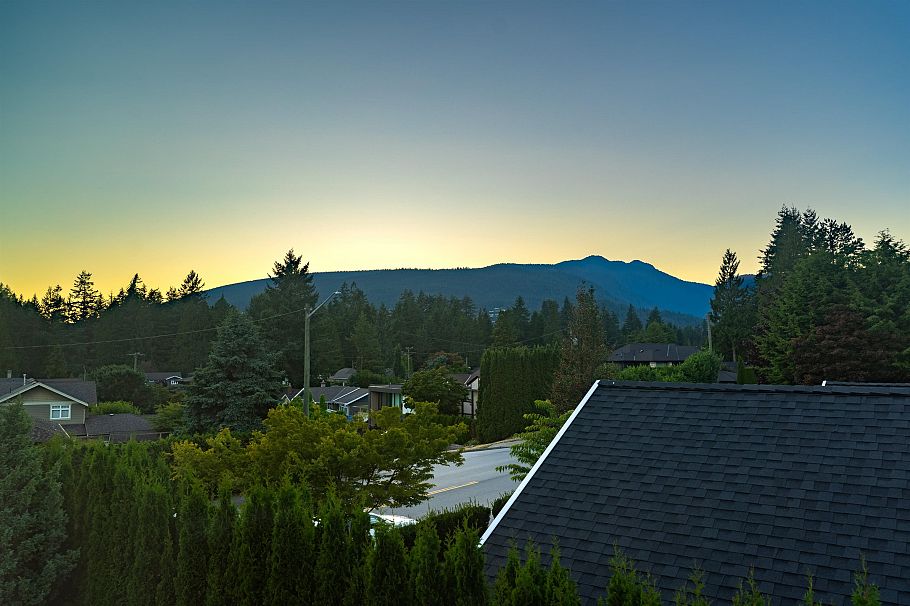 4168 Highland Boulevard North Vancouver, BC - 5