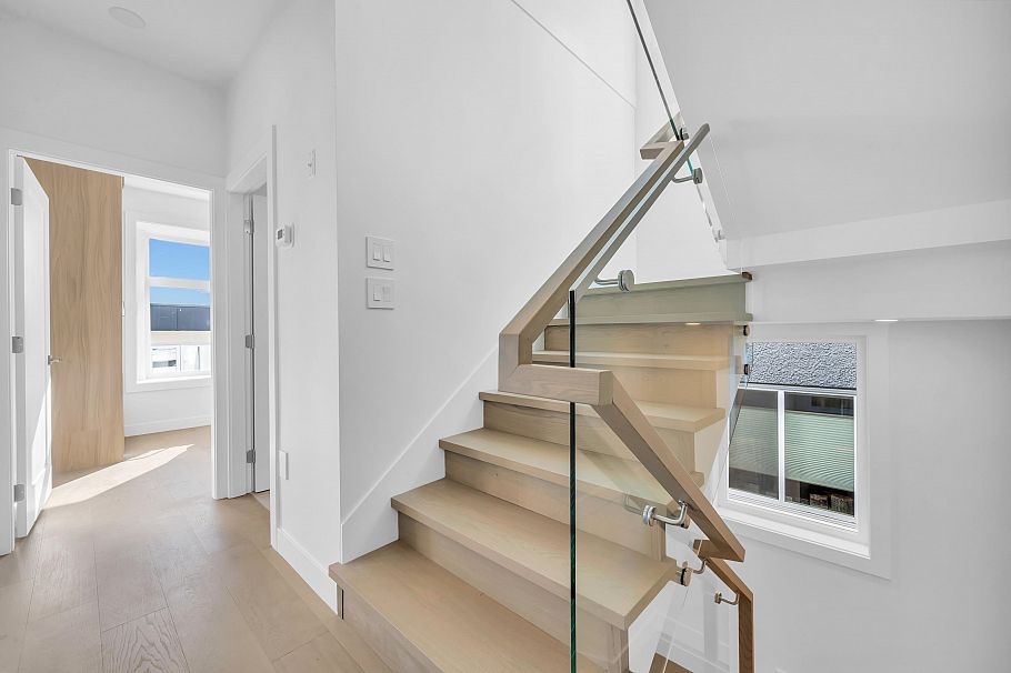 1 3034 E 5th Avenue Vancouver, BC - 17