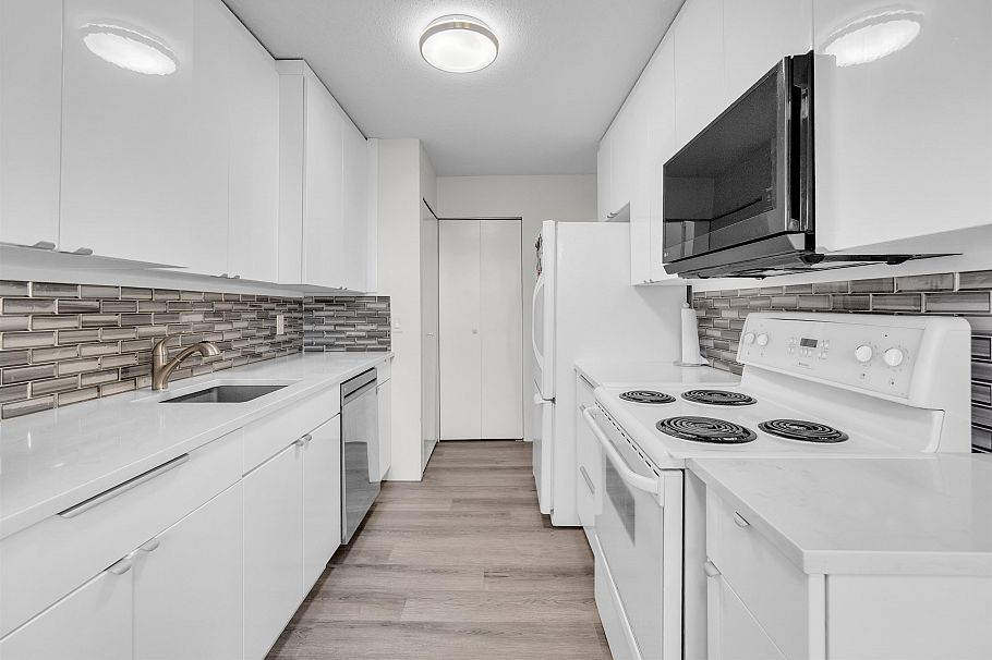 205 1610 Chesterfield Avenue North Vancouver, BC - 11