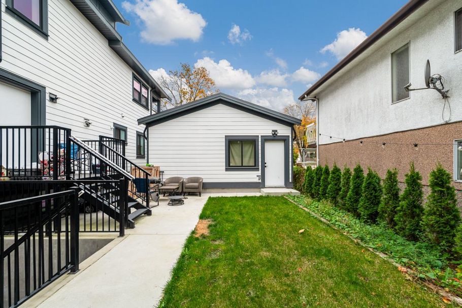 425 N Kaslo Street Vancouver, BC - 26