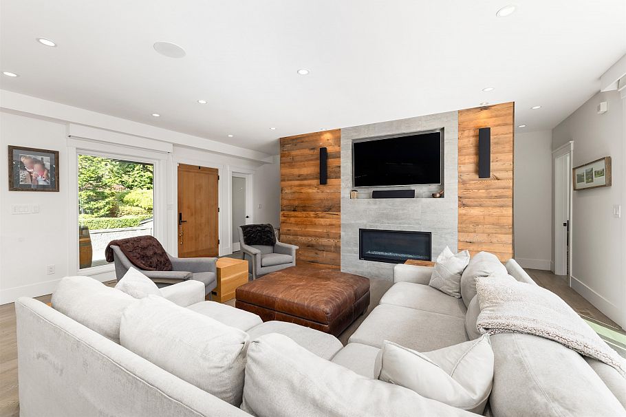 540 Brand Street North Vancouver, BC - 16