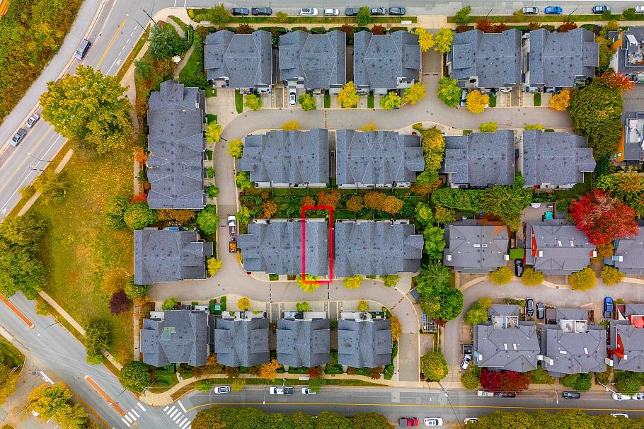 709 Premier Street North Vancouver, BC - 35