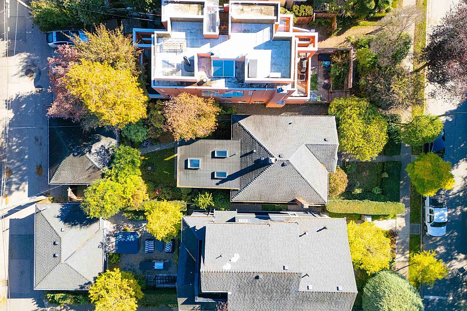 1881 Whyte Avenue Vancouver, BC - 32
