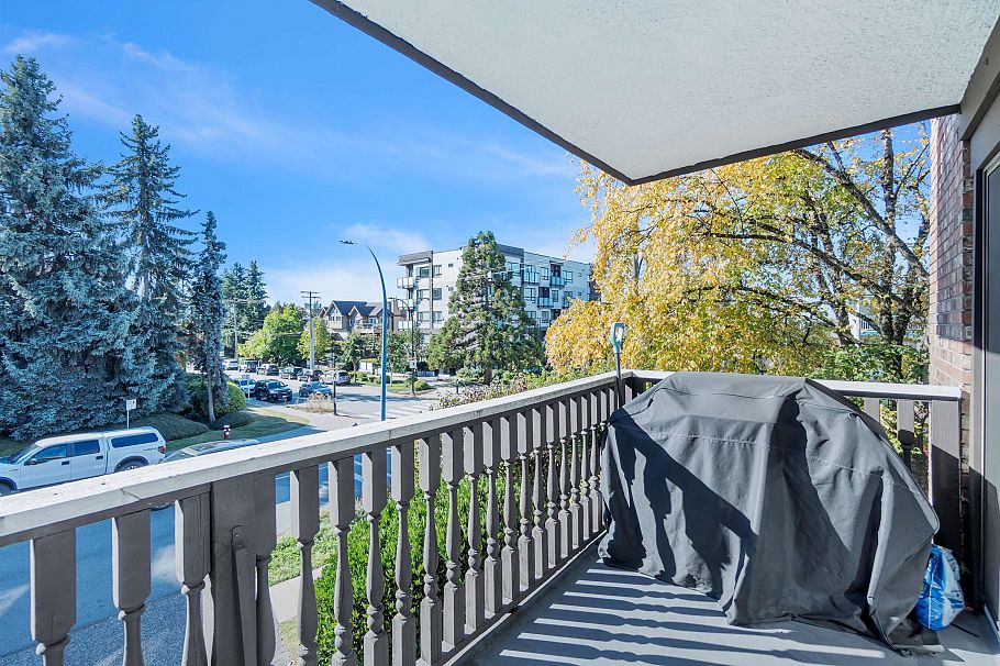 205 1610 Chesterfield Avenue North Vancouver, BC - 17