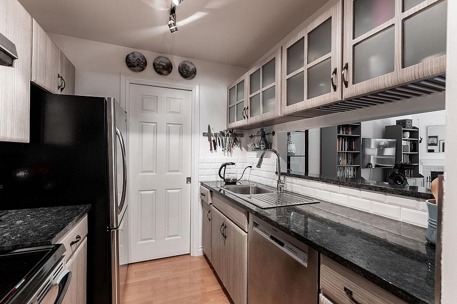 119 555 W 14th Avenue Vancouver, BC - 8