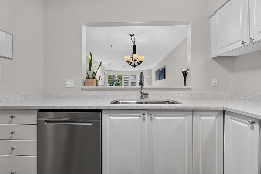 208 2288 W 12th Avenue Vancouver, BC - 8
