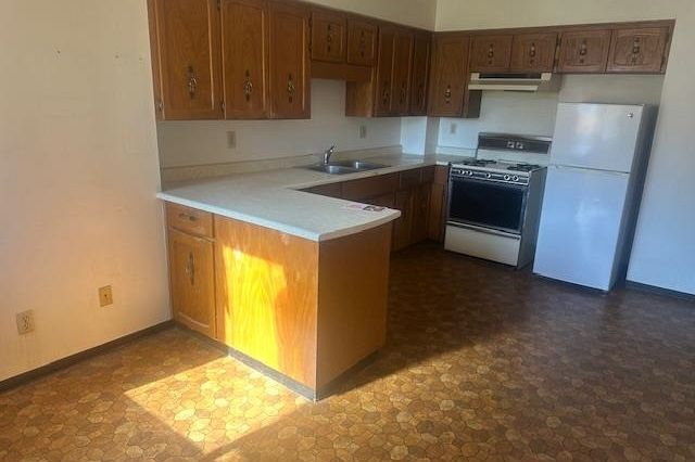 3212 W 6th Avenue Vancouver, BC - 4