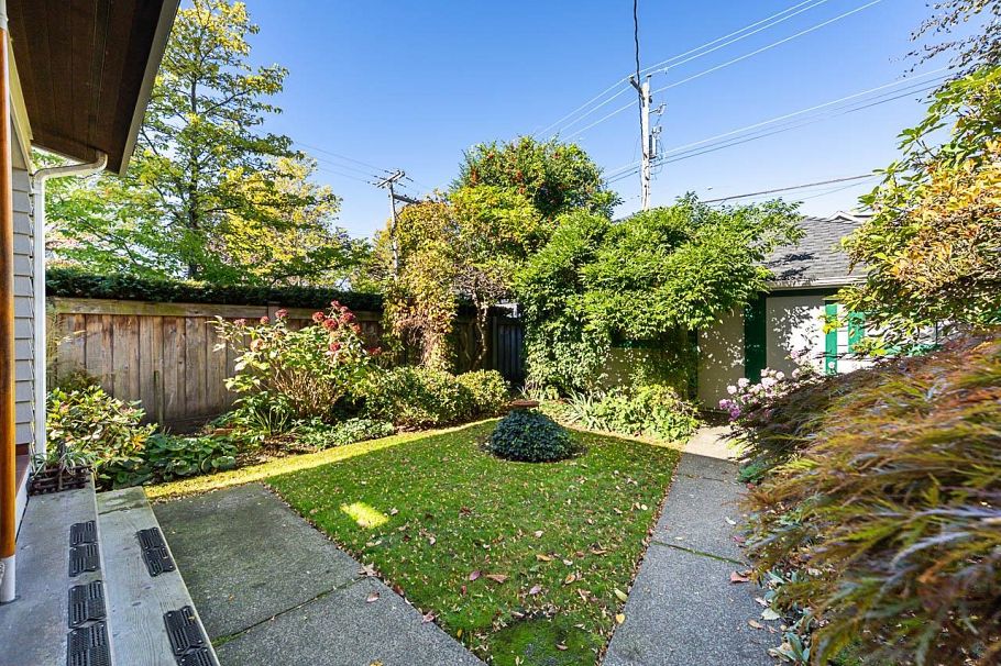 1881 Whyte Avenue Vancouver, BC - 28