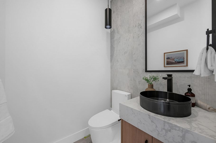 1 3034 E 5th Avenue Vancouver, BC - 15