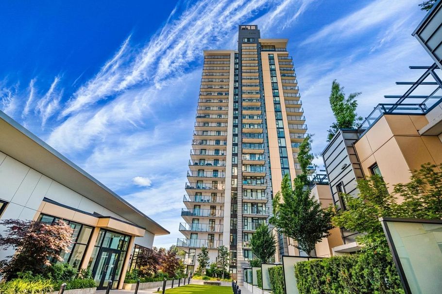 1002 1401 Hunter Street North Vancouver, BC - 2