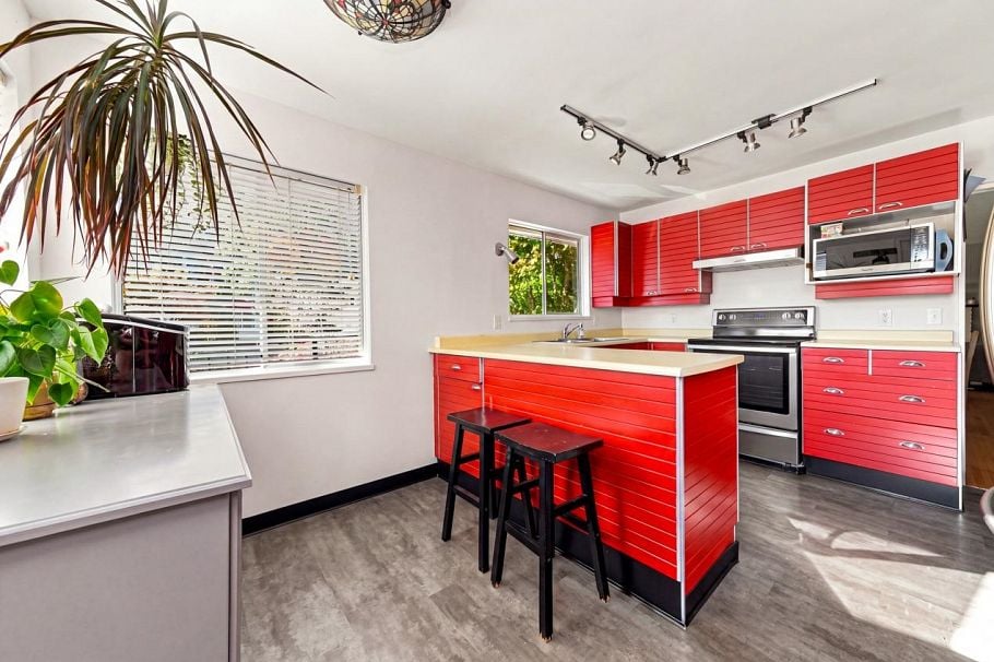 950 Tollcross Road North Vancouver, BC - 8