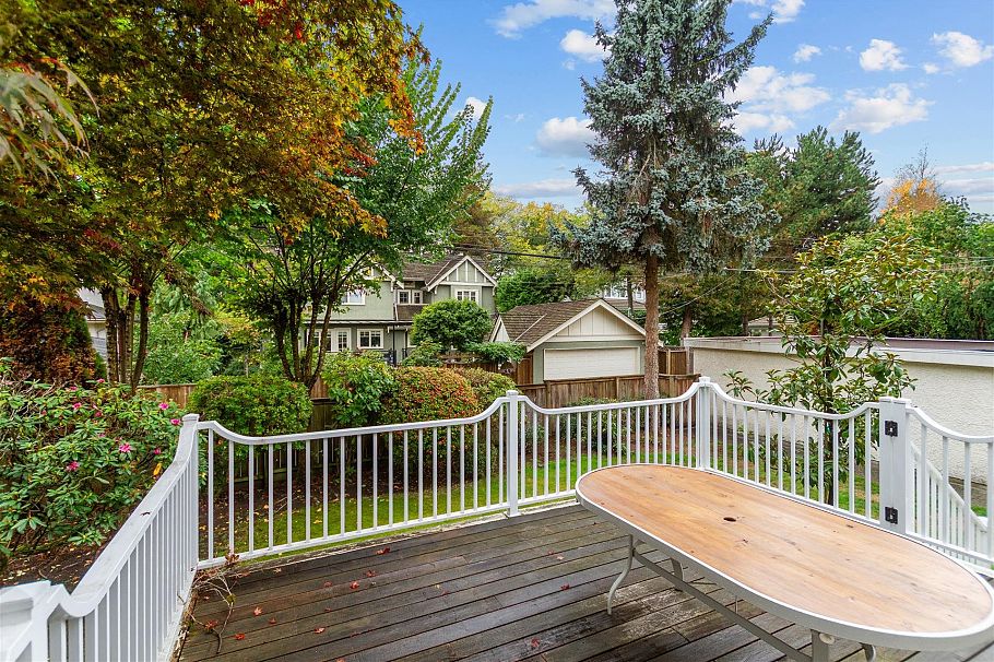 5861 Adera Street Vancouver, BC - 35