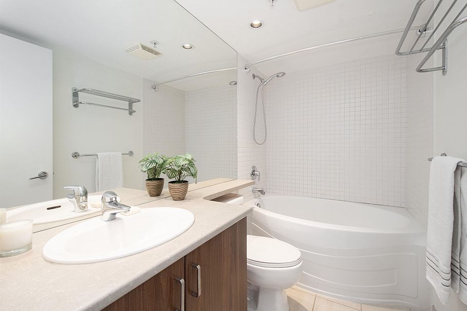 712 175 W 1st Street North Vancouver, BC - 9
