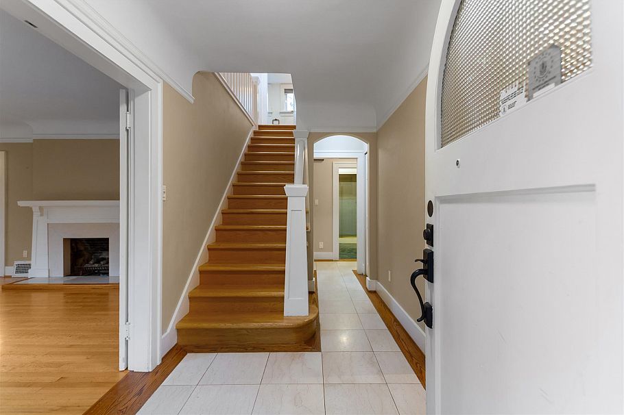 5861 Adera Street Vancouver, BC - 3