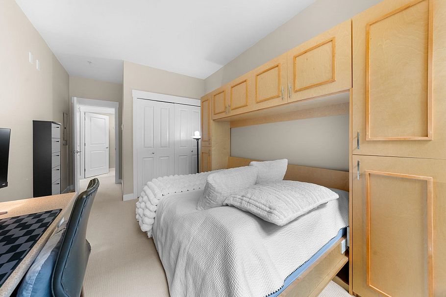 208 188 W 29 Street North Vancouver, BC - 29