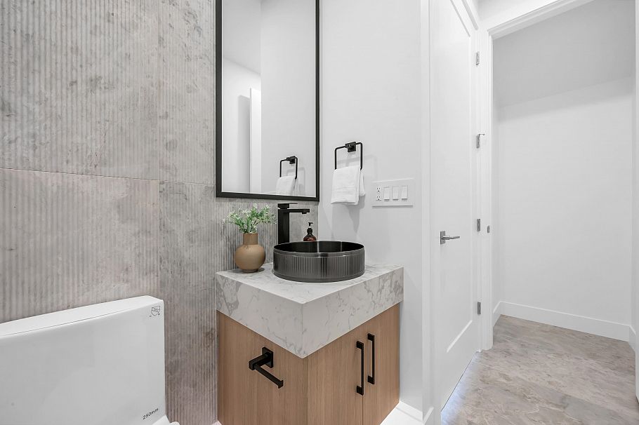 2 3034 E 5th Avenue Vancouver, BC - 13