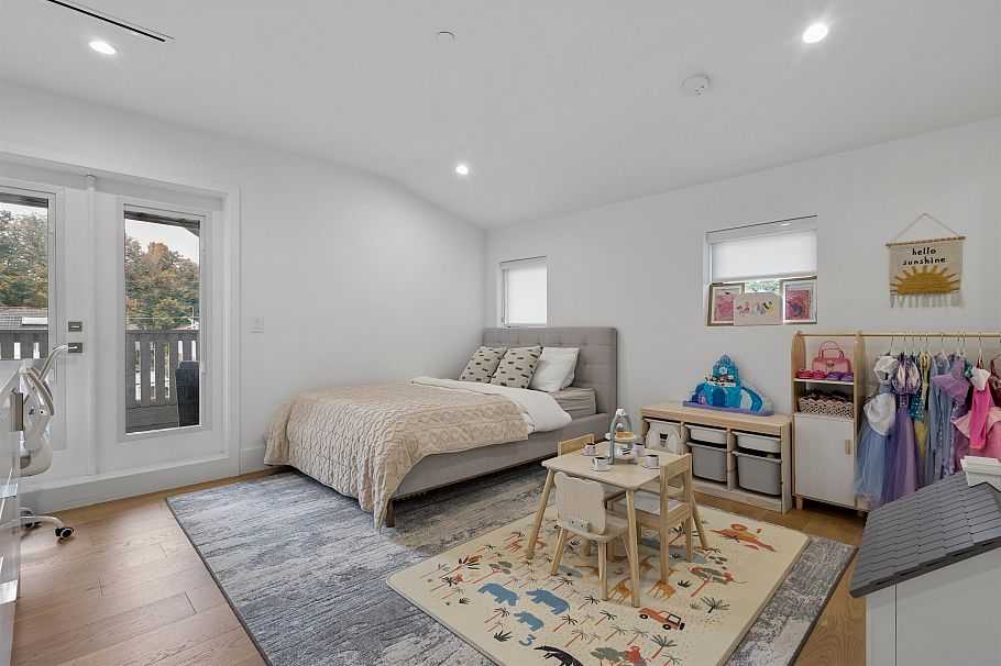 1014 E 16th Avenue Vancouver, BC - 31