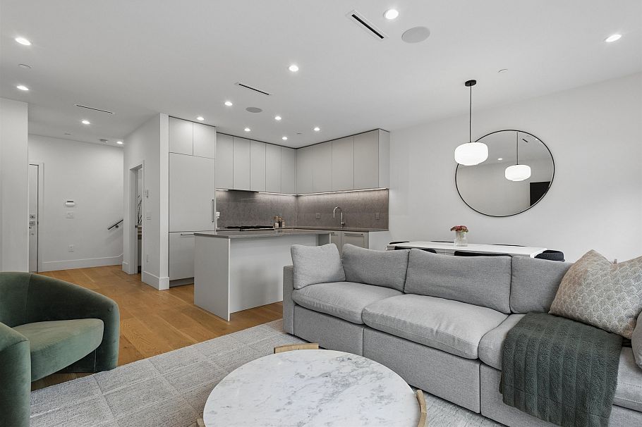 1014 E 16th Avenue Vancouver, BC - 12