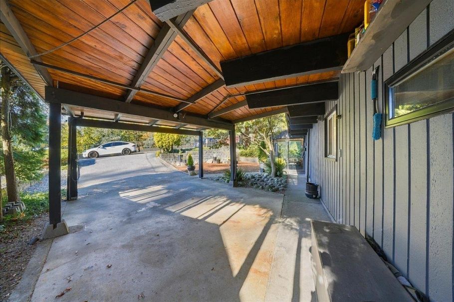 2363 Windridge Drive North Vancouver, BC - 33