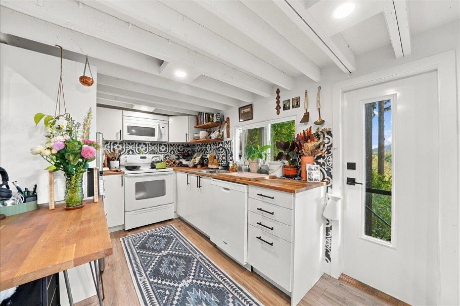 2363 Windridge Drive North Vancouver, BC - 39