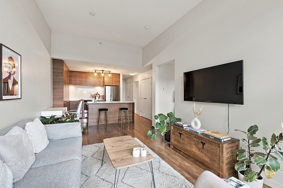 504 1677 Lloyd Avenue North Vancouver, BC - 10