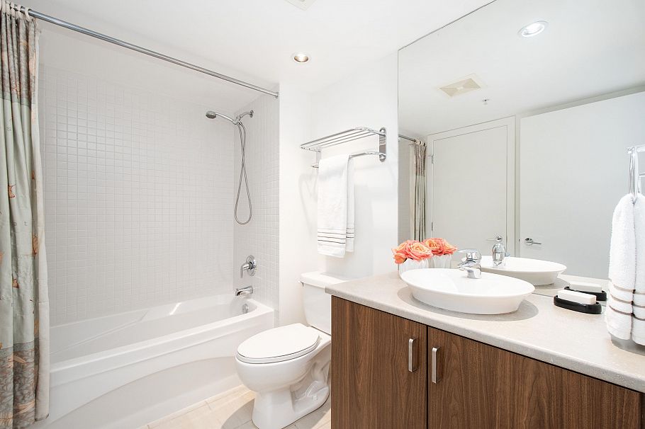 712 175 W 1st Street North Vancouver, BC - 23