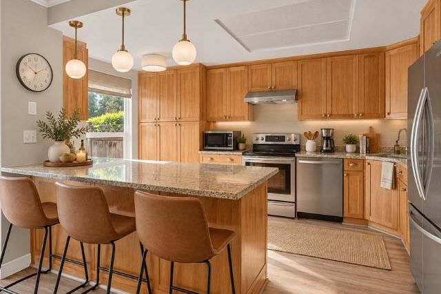 409 3980 Inlet Crescent North Vancouver, BC - 3