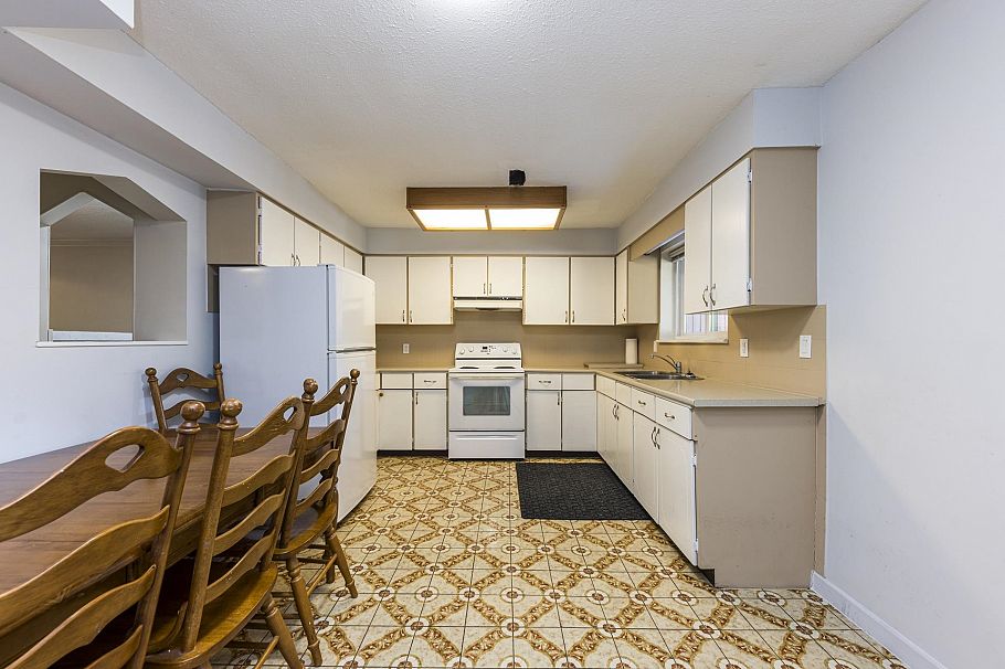 741 E 18th Street North Vancouver, BC - 29