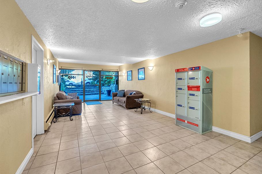 205 1610 Chesterfield Avenue North Vancouver, BC - 30