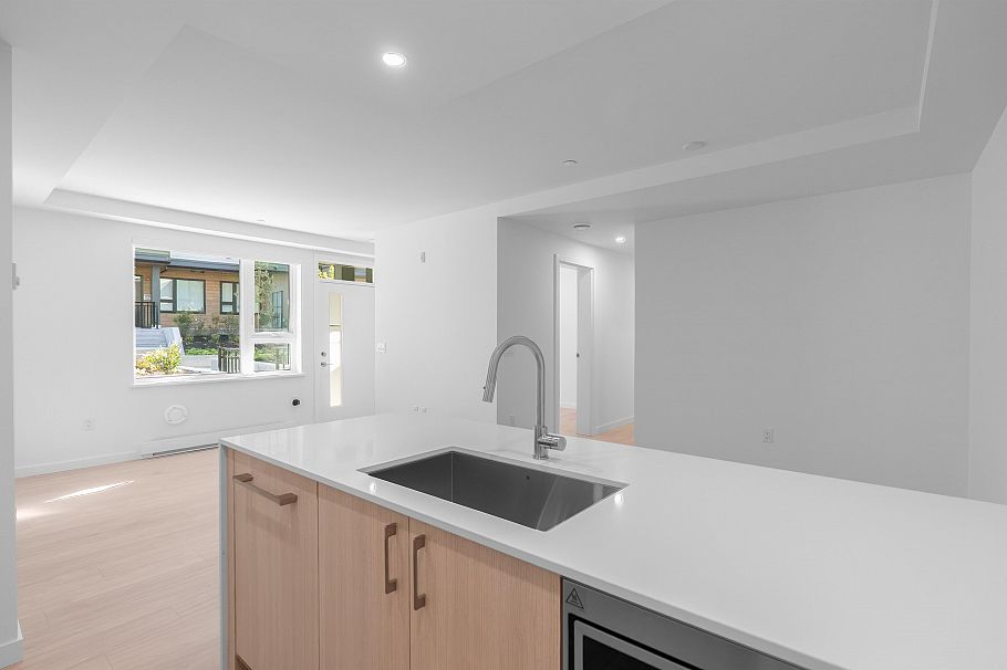 120 954 Lytton Street North Vancouver, BC - 5