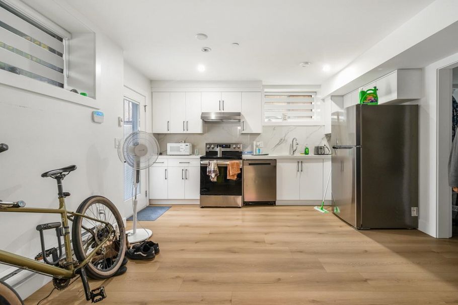 425 N Kaslo Street Vancouver, BC - 21
