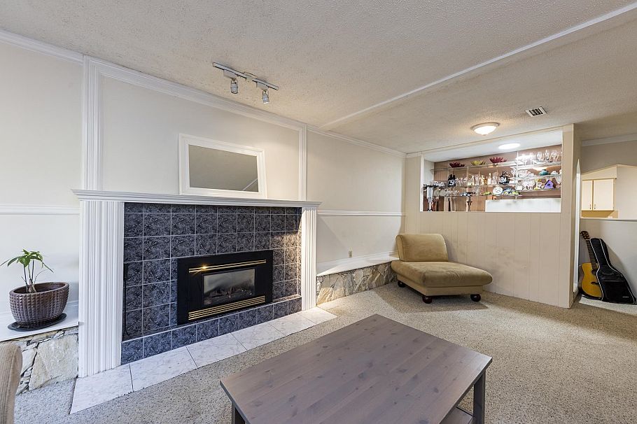 741 E 18th Street North Vancouver, BC - 28