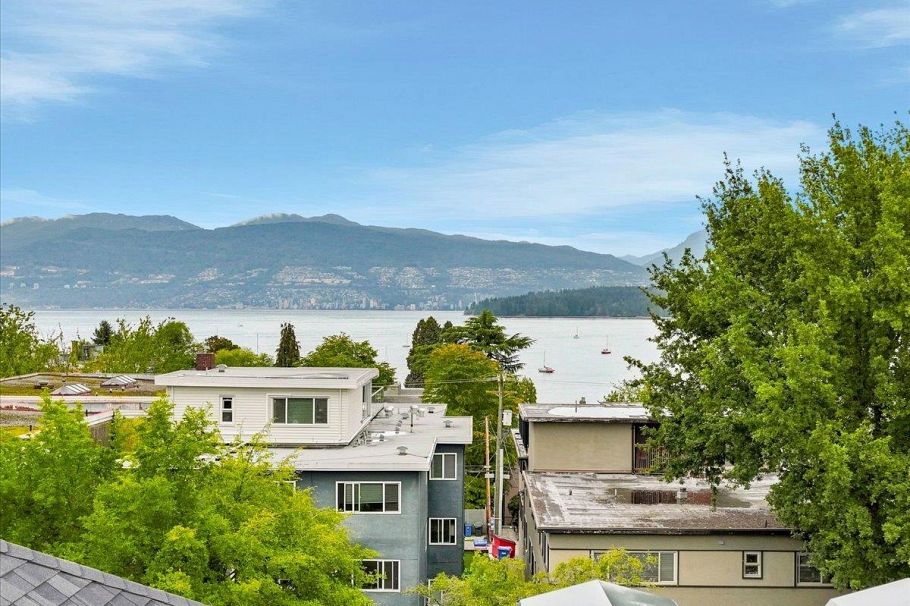 16 1620 Balsam Street Vancouver, BC - 11
