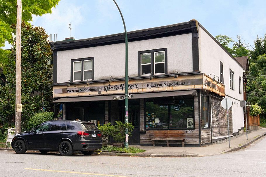 3036 E 5th Avenue Vancouver, BC - 30