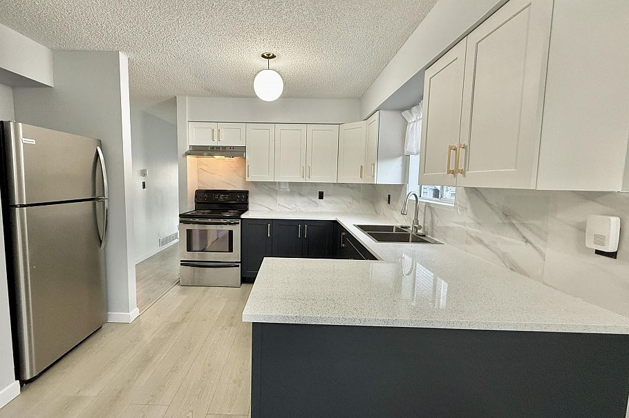 3850 Lillooet Street Vancouver, BC - 4