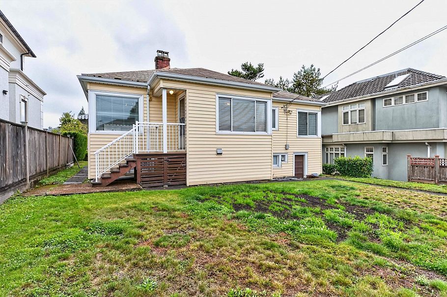 2345 W 18th Avenue Vancouver, BC - 30