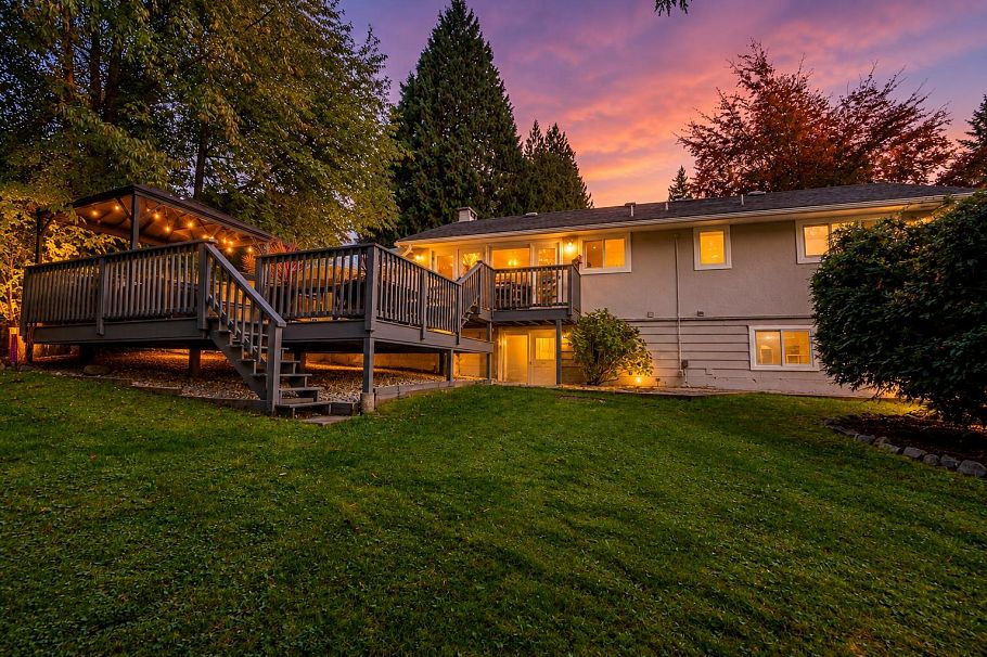 1361 E 15th Street North Vancouver, BC - 34