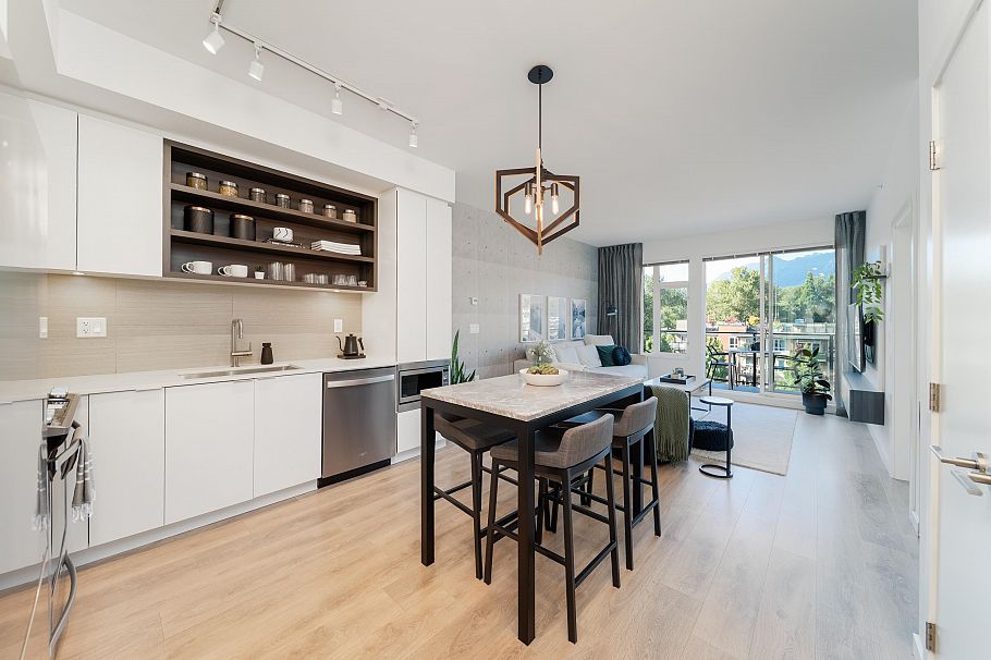 517 725 Marine Drive North Vancouver, BC - 9