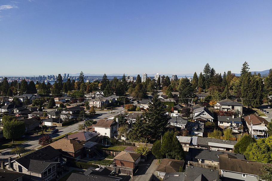 741 E 18th Street North Vancouver, BC - 14