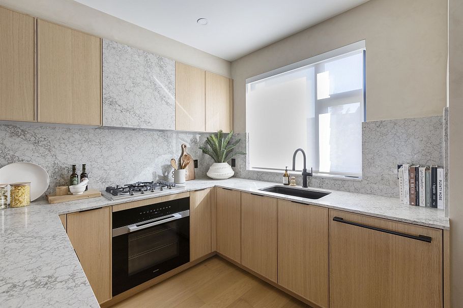 154 5377 Oak Street Vancouver, BC - 3